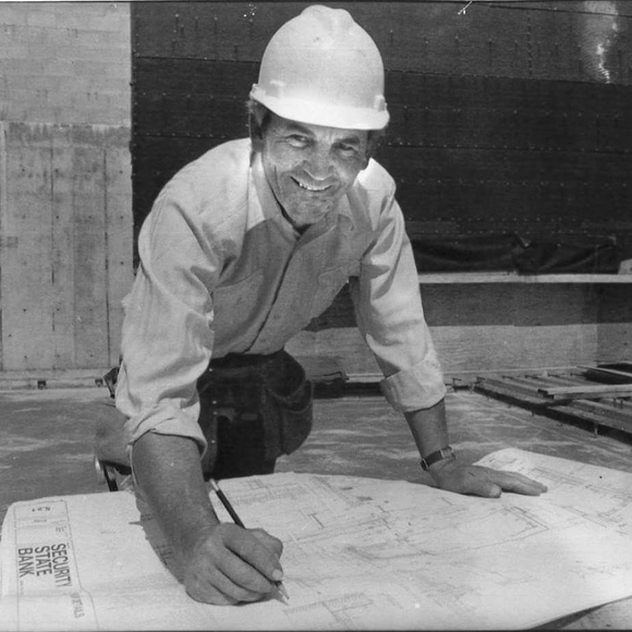 Meet your Posher, Leah - Picture 1 of 1